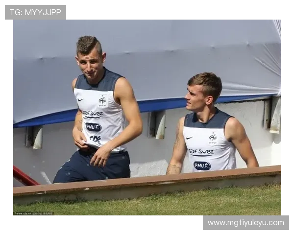 柳雅慧训练完直接拎爱马仕去接娃，这谁顶得住啊