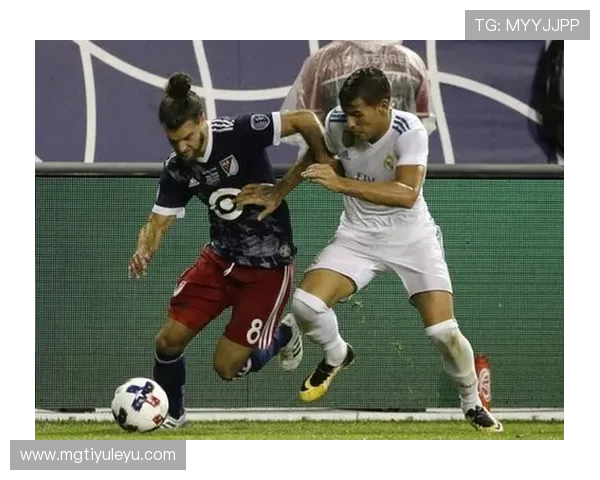 拉人犯规判定要点：哪些拉拽构成犯规与裁判尺度